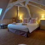 Le Clos Des Bories 住宿加早餐酒店 4*